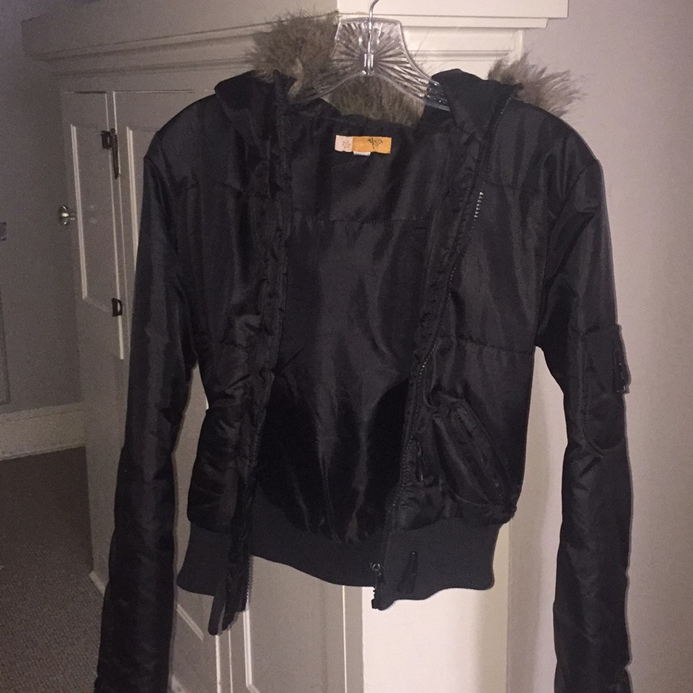 Woman’s cropped puffy coat
